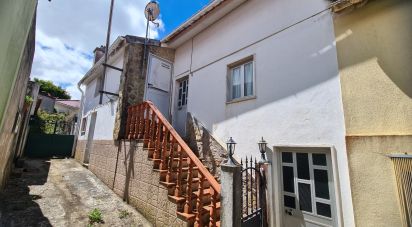 House T2 in Santo Quintino of 162 m²