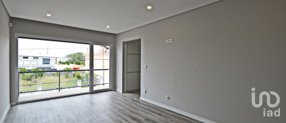 Maison T4 à Fernão Ferro de 170 m²