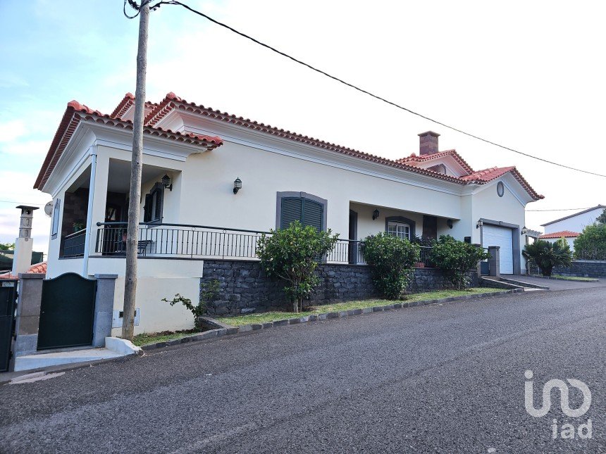 Casa T5 em Estreito da Calheta de 400 m²