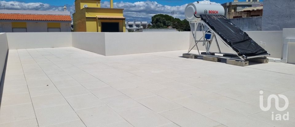 Casa T2 em Quelfes de 94 m²