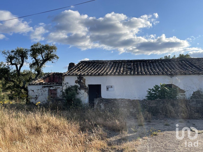 Gîte T0 à Ameixial de 84 m²