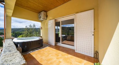 House T3 in Venda Nova e Pondras of 181 m²