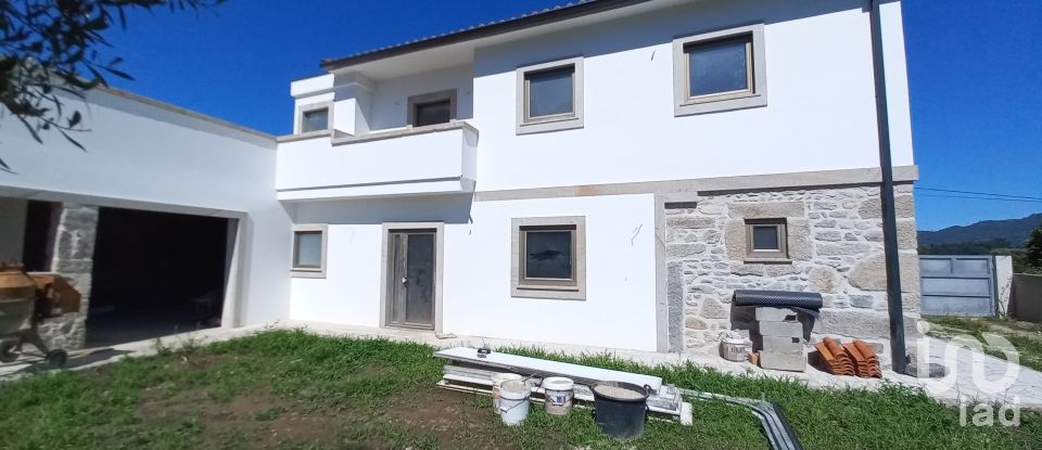 House T3 in Friastelas of 234 m²