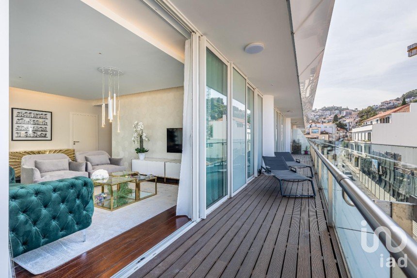 Apartment T3 in Funchal (Sé) of 117 m²