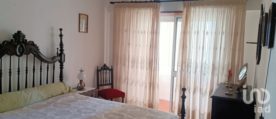 Apartamento T2 em Amora de 96 m²