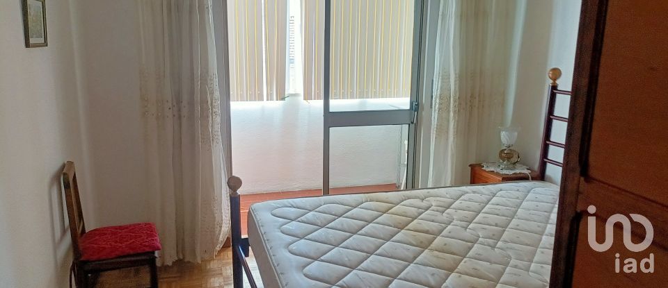 Apartamento T2 em Amora de 96 m²