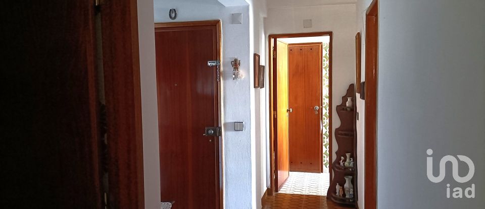 Apartamento T2 em Amora de 96 m²