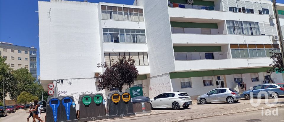 Apartamento T2 em Amora de 96 m²