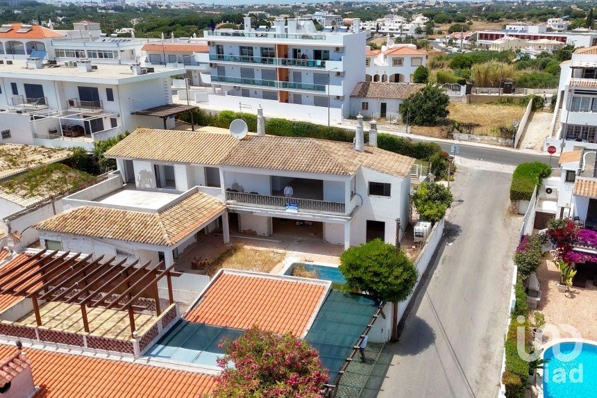 Estate T5 in Albufeira e Olhos de Água of 450 m²