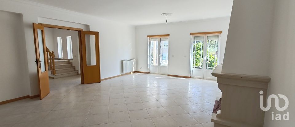 Maison de ville T4 à Pombal de 342 m²