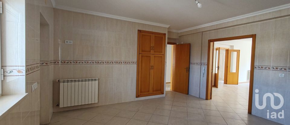 Maison de ville T4 à Pombal de 342 m²