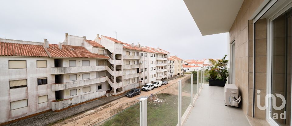 Apartamento T2 em Atouguia da Baleia de 91 m²