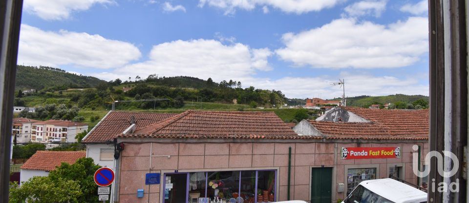 Maison traditionnelle T3 à São Miguel, Santa Eufémia e Rabaçal de 137 m²