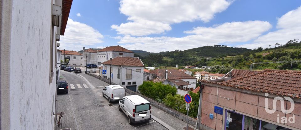 Casa tradicional T3 em São Miguel, Santa Eufémia e Rabaçal de 137 m²