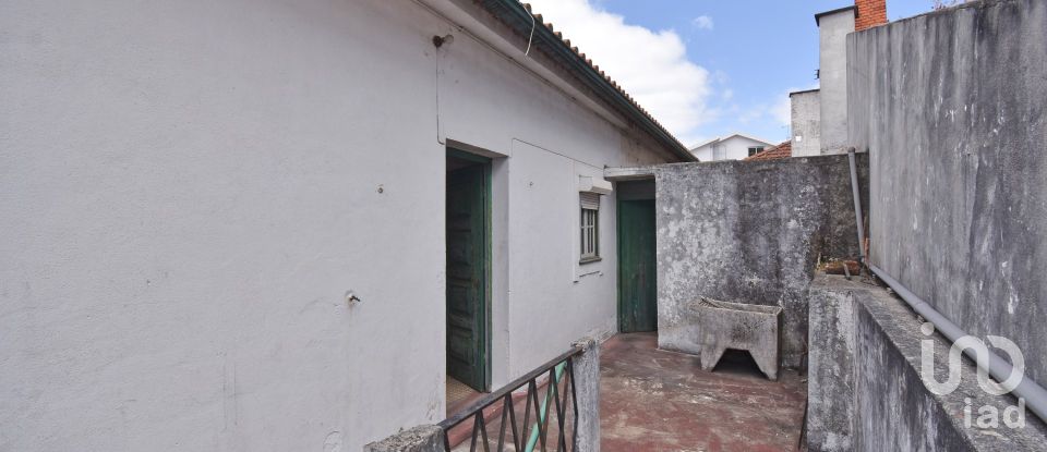 Casa tradicional T3 em São Miguel, Santa Eufémia e Rabaçal de 137 m²