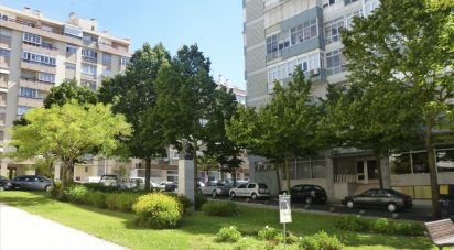 Apartment T3 in Benfica of 107 m²