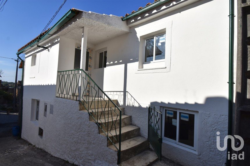 Casa de aldeia T2 em Lamas de 151 m²