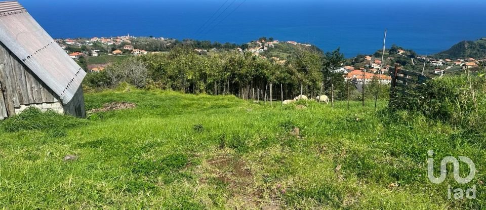 Building land in São Jorge of 1,920 m²