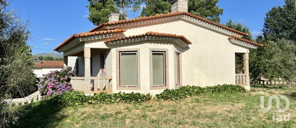 Gîte T3 à Carragozela e Várzea de Meruge de 528 m²