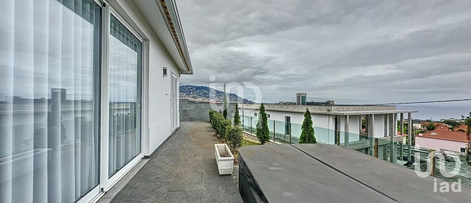 Casa / Villa T3 em Funchal (São Pedro) de 196 m²