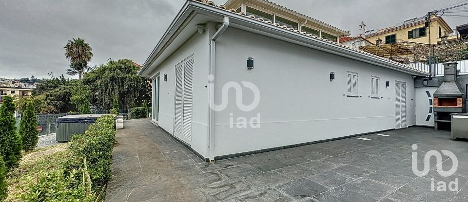 Casa / Villa T3 em Funchal (São Pedro) de 196 m²