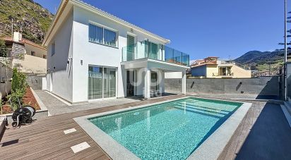 House T4 in Machico of 155 m²