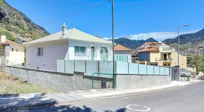 House T4 in Machico of 155 m²