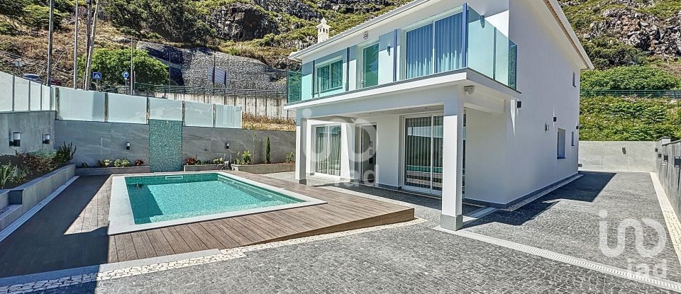 Casa / Villa T4 em Machico de 155 m²