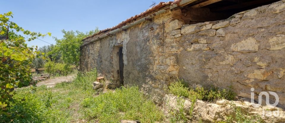 Casa tradicional T2 em Chãos de 93 m²