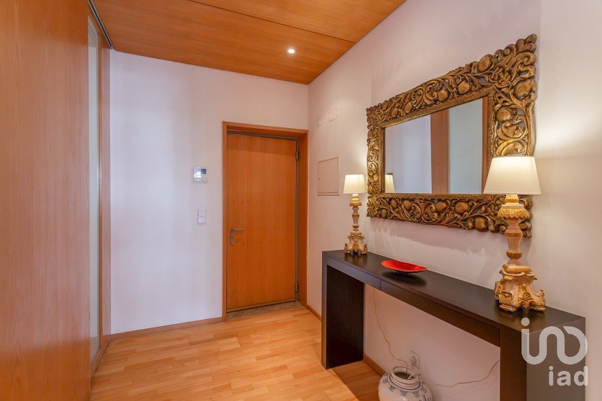 Apartment T2 in Misericórdia of 92 m²