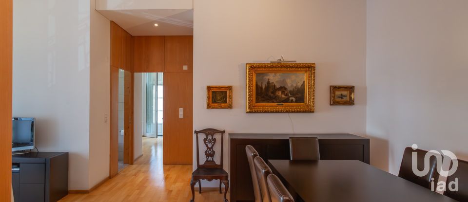 Apartment T2 in Misericórdia of 92 m²