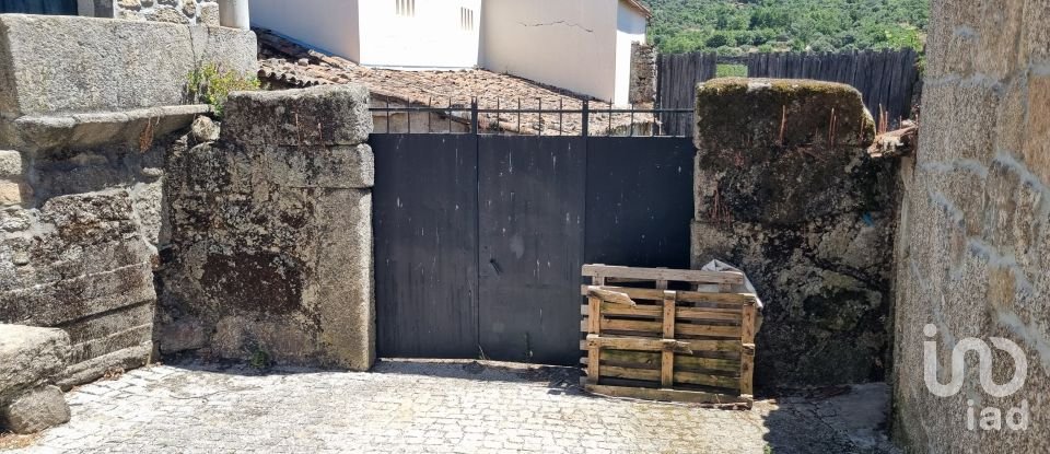 Maison de village T4 à Açores e Velosa de 166 m²