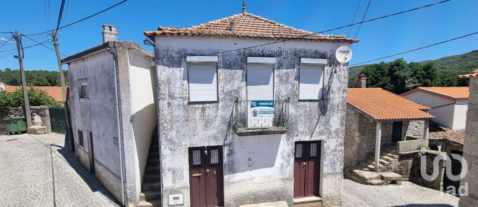 Casa de aldeia T4 em Açores e Velosa de 166 m²