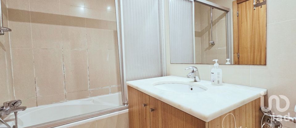 Appartement T2 à Rosto do Cão (São Roque) de 80 m²