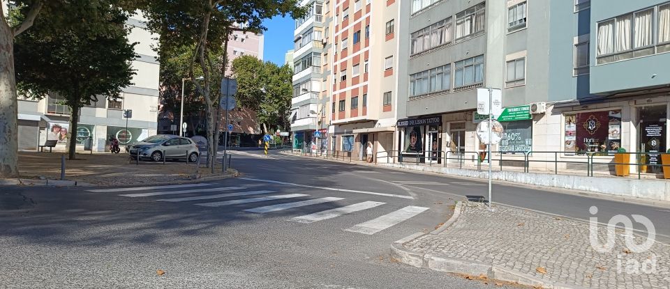 Apartamento T3 em Benfica de 68 m²