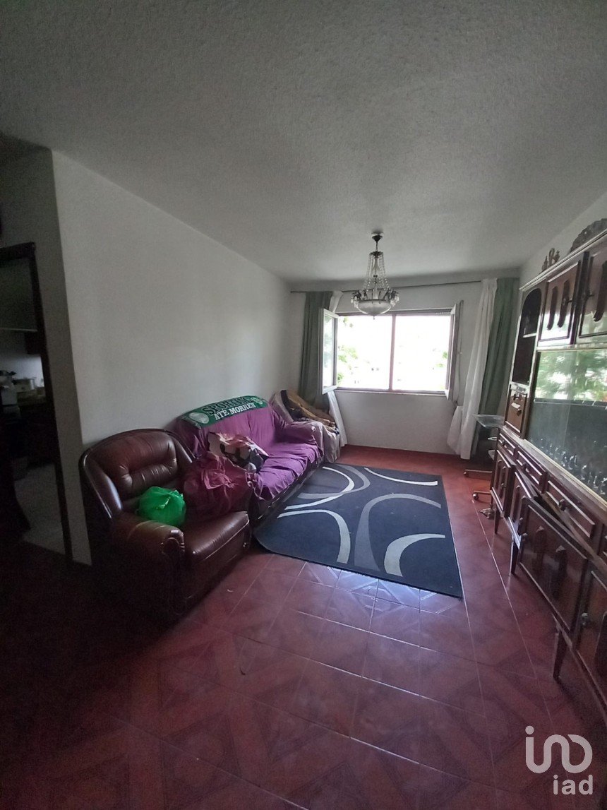 Apartment T3 in Santo António da Charneca of 93 m²