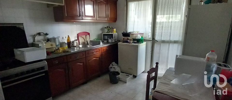 Apartamento T3 em Santo António da Charneca de 93 m²