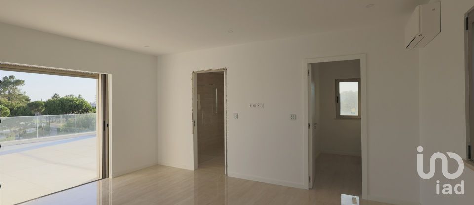 Casa T5 em Quarteira de 684 m²