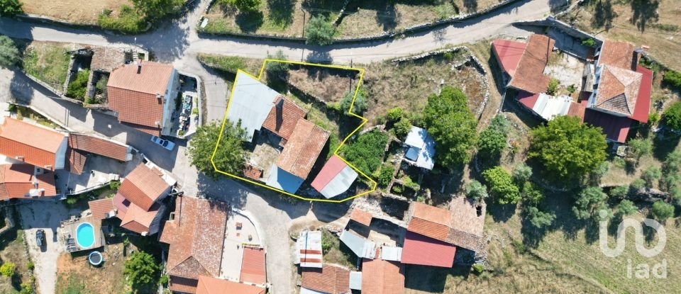 Maison de village T2 à Degracias e Pombalinho de 403 m²