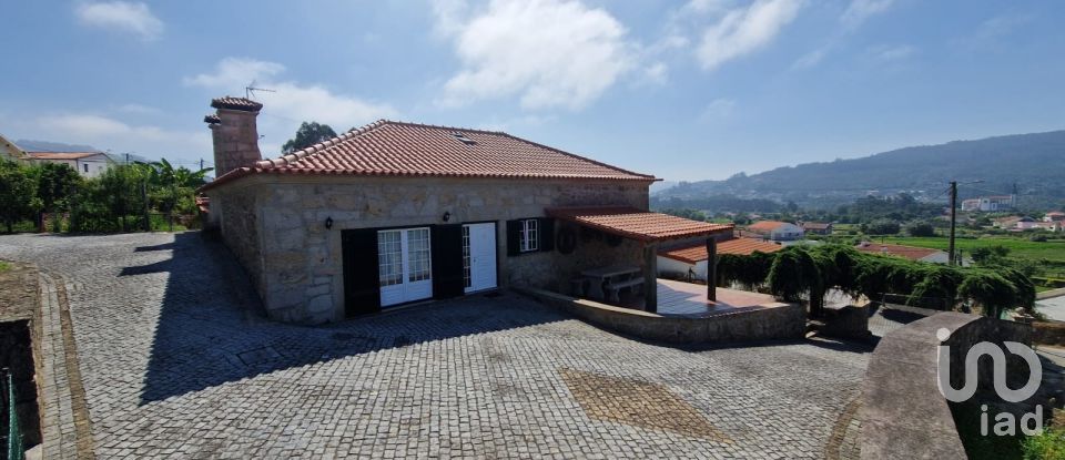 House T3 in Barroselas E Carvoeiro of 330 m²