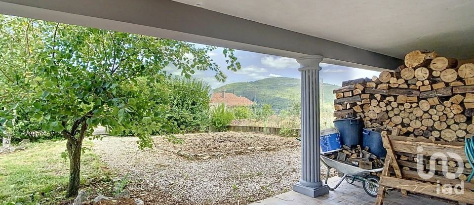 Gîte T3 à Alqueidão da Serra de 278 m²