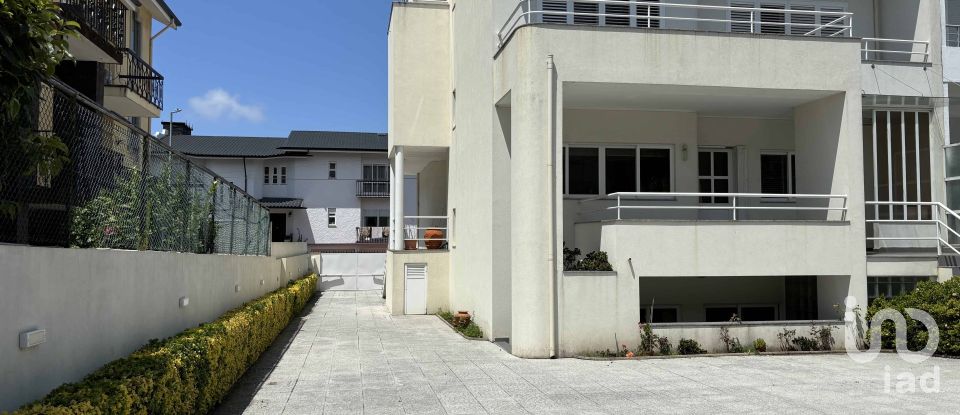 House T4 in São Mamede de Infesta e Senhora da Hora of 335 m²