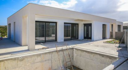 House T3 in Lourinhã e Atalaia of 160 m²