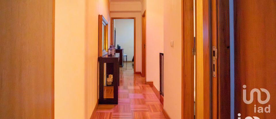 Apartment T2 in São Martinho of 83 m²