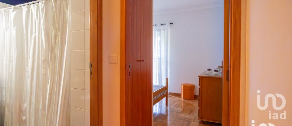 Apartment T2 in São Martinho of 83 m²