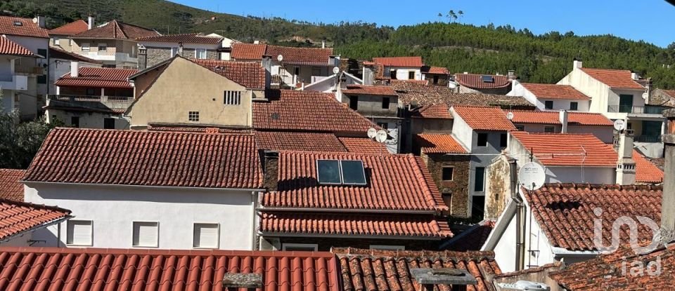 Maison de village T3 à Sobreira Formosa e Alvito da Beira de 57 m²