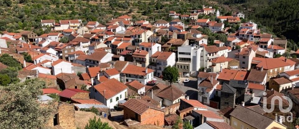 Casa de aldeia T3 em Sobreira Formosa e Alvito da Beira de 57 m²