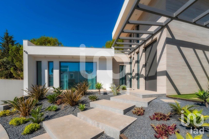 Mansion T5 in Quarteira of 290 m²