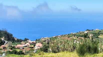 Land in Canhas of 1,004 m²