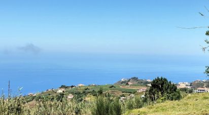 Land in Canhas of 1,004 m²